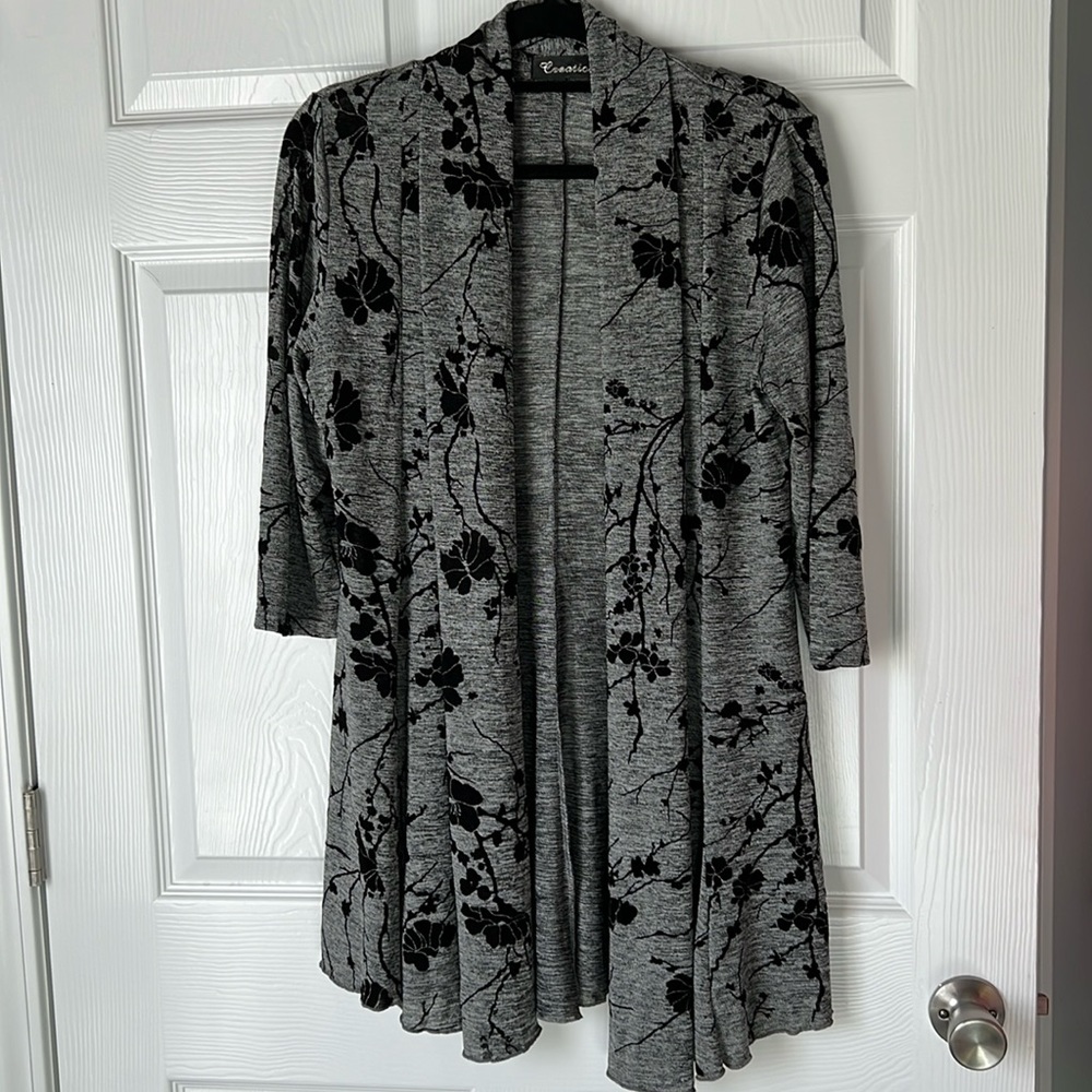 NWOT Creations floral light sweater